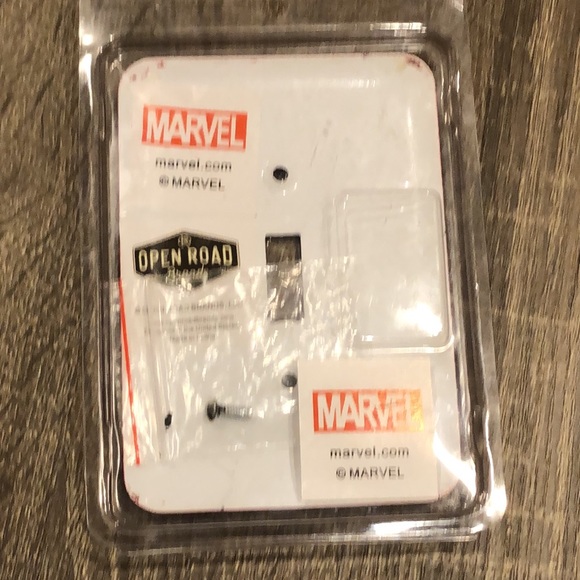 Spider-Man Nightlight and Light Switch Cover - Picture 4 of 8